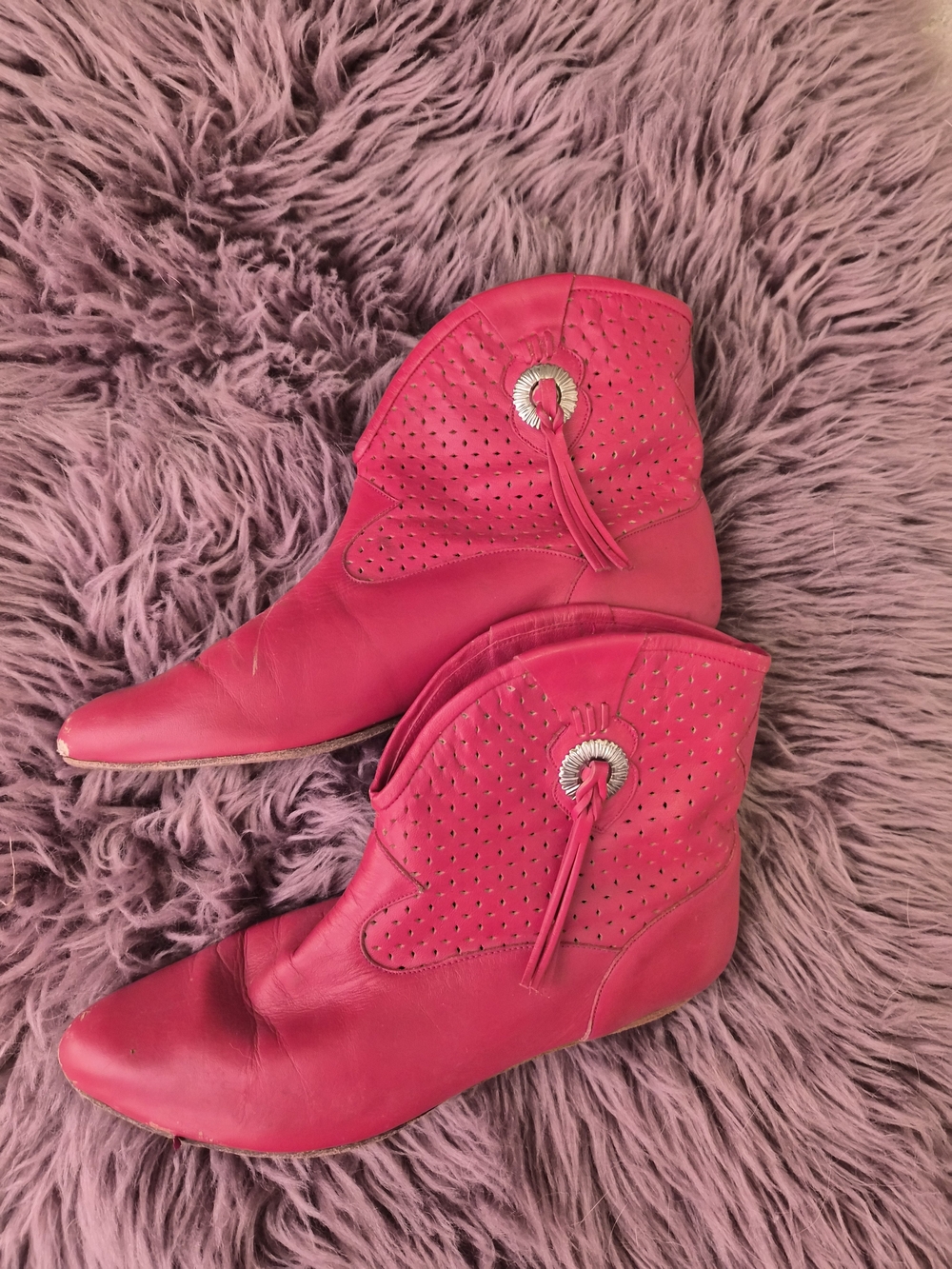 VINTAGE 80's red leather cowboy booties